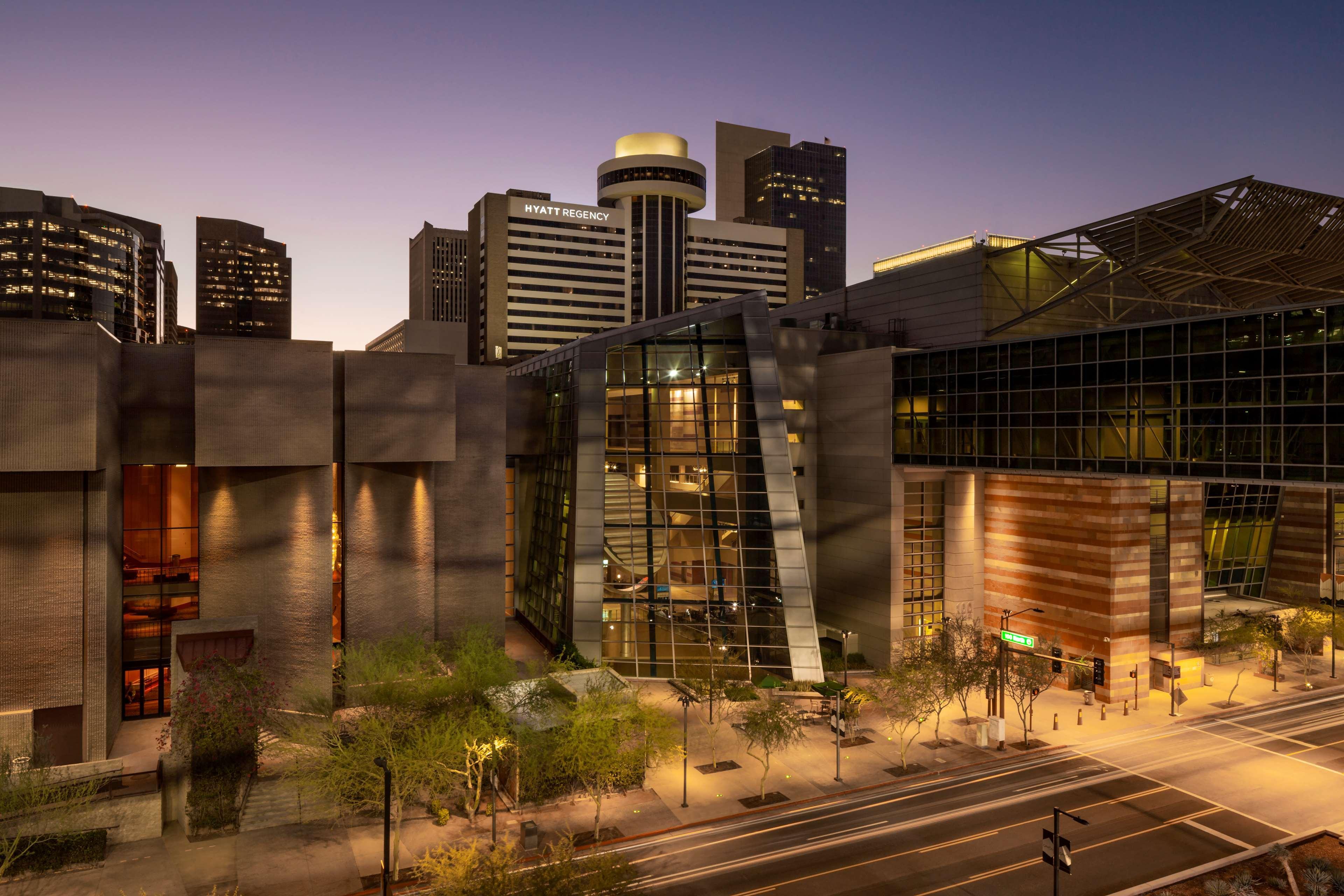 Hyatt Regency Phoenix Downtown - No Destination Fees Eksteriør bilde